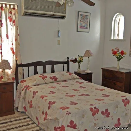 Hotel Carib Beach Apartments Negril