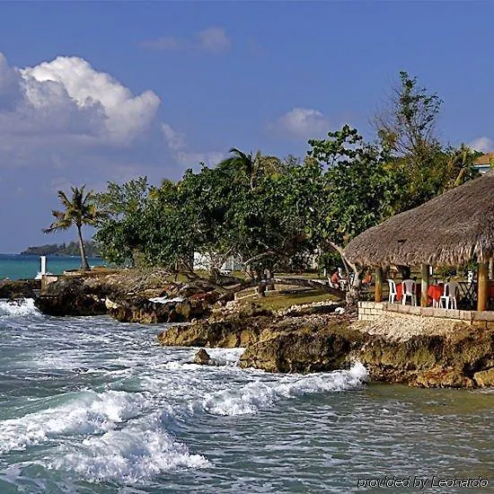 Carib Beach Apartments Negril 2*,