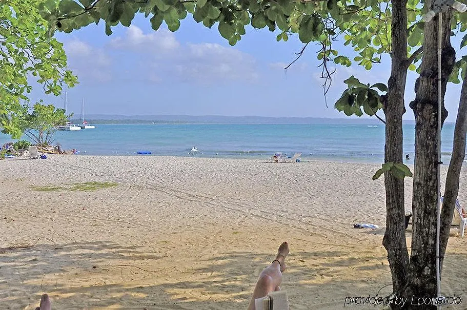 Carib Beach Apartments Negril Hotel