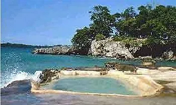 Carib Beach Apartments Negril Hotel